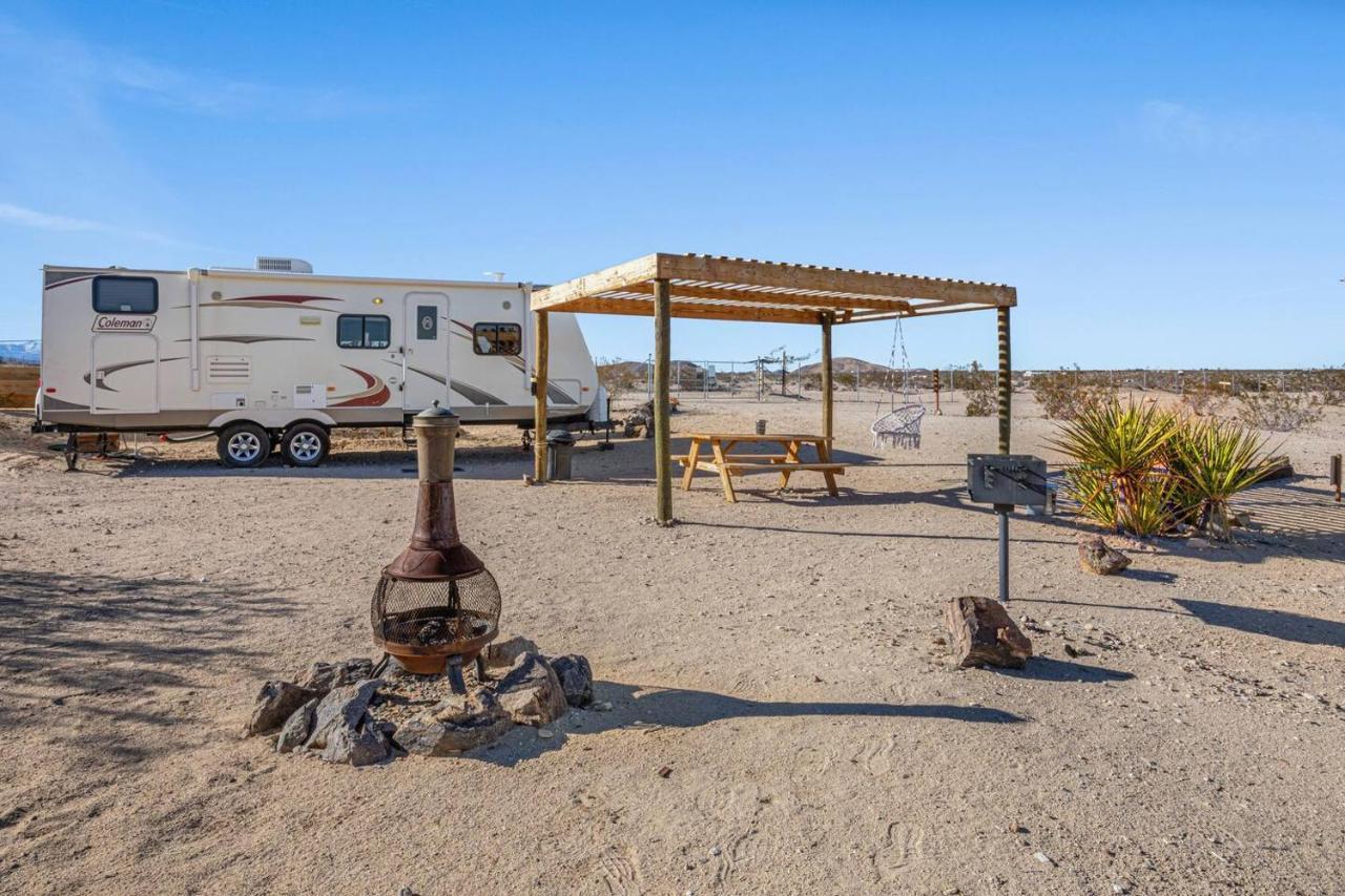 Jt Village Campground - Bunkhouse Joshua Tree Exterior photo