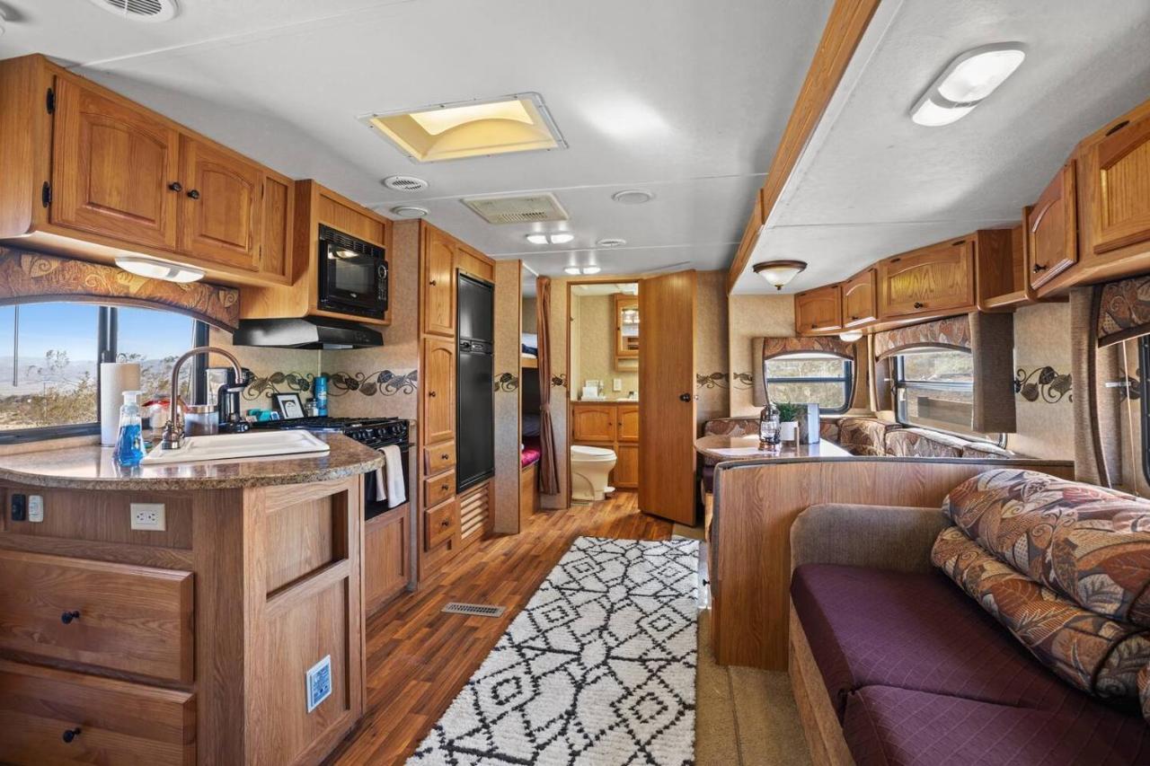 Jt Village Campground - Bunkhouse Joshua Tree Exterior photo
